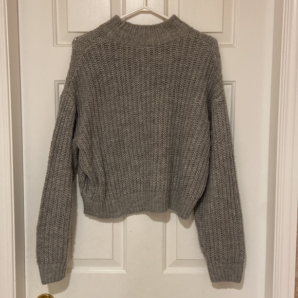 H&M Cropped Knit Sweater - Picture 2 of 3